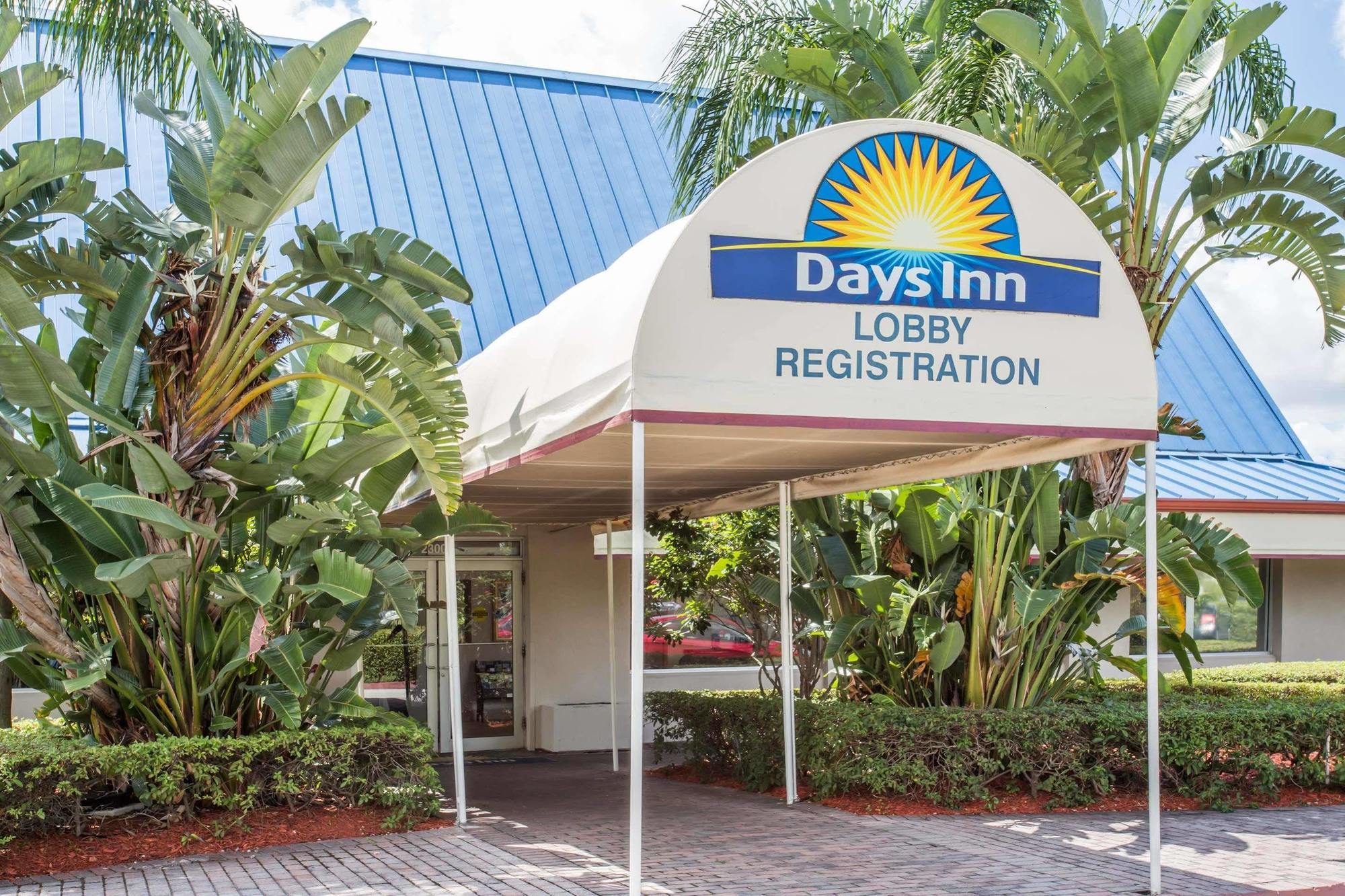 Days Inn By Wyndham West Palm Beach Exteriör bild